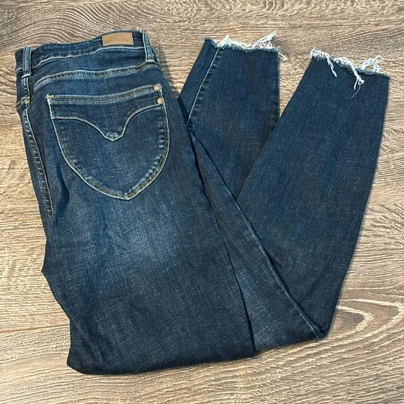 Judy Blue Jeans - Picture 1 of 3